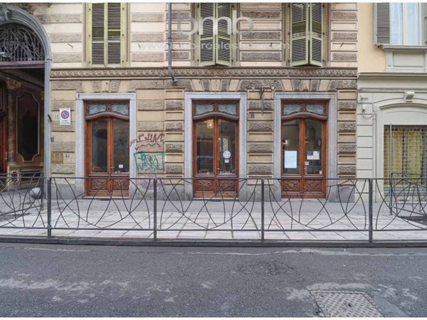 negozio in vendita a Torino in zona San Salvario