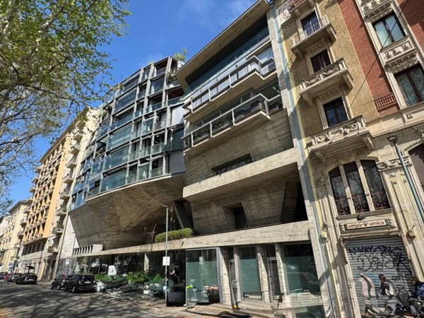 ufficio in vendita a Torino in zona Aurora