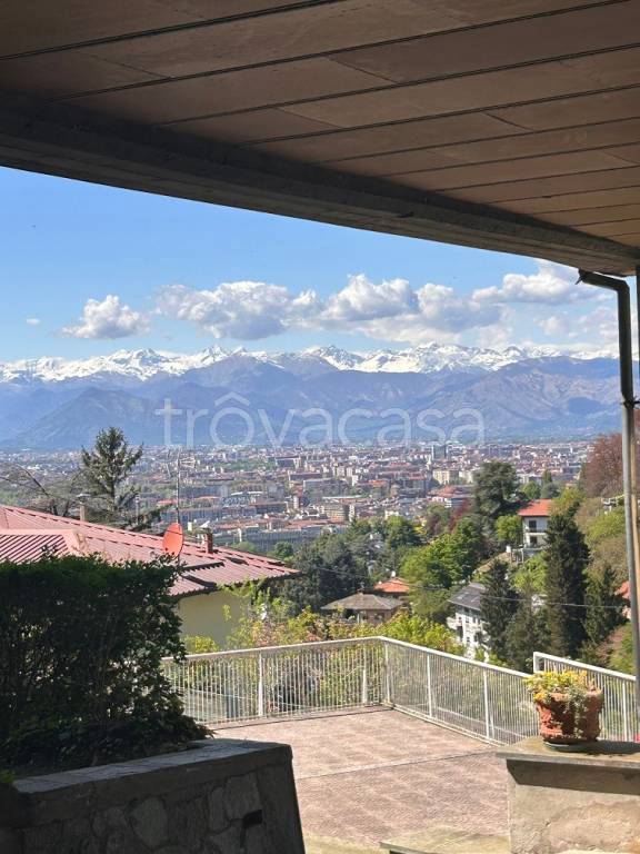 appartamento in vendita a Torino in zona Cavoretto