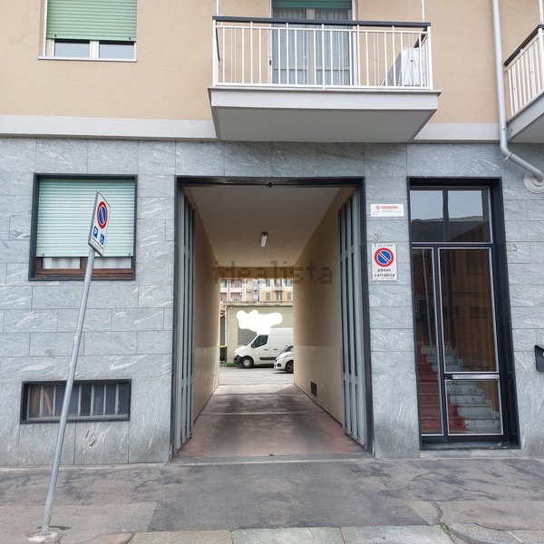 locale di sgombero in vendita a Torino in zona Lingotto