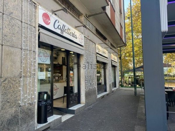 negozio in vendita a Torino in zona Mirafiori Sud