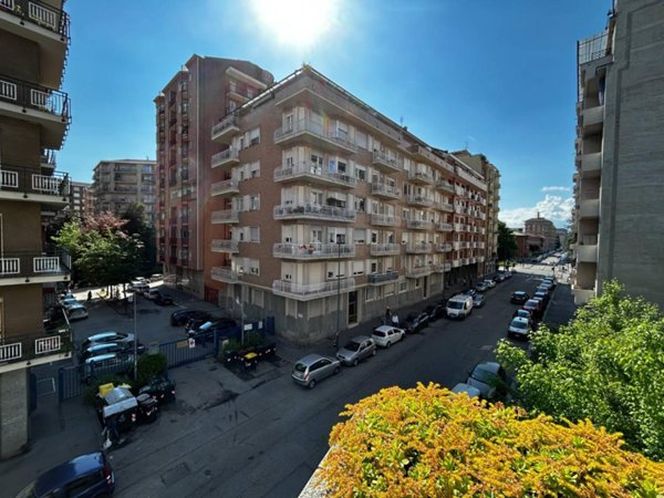 appartamento in vendita a Torino in zona Santa Rita