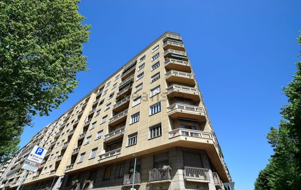 appartamento in vendita a Torino in zona Cit Turin