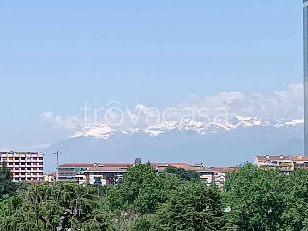 appartamento in vendita a Torino in zona Cavoretto