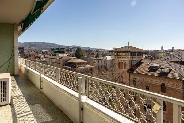 appartamento in vendita a Torino in zona Crocetta