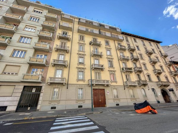 appartamento in vendita a Torino in zona Cit Turin