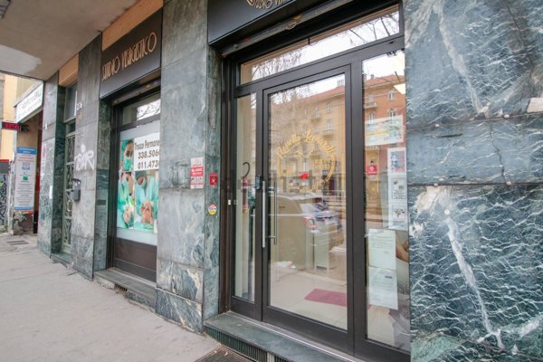 locale commerciale in vendita a Torino in zona San Donato