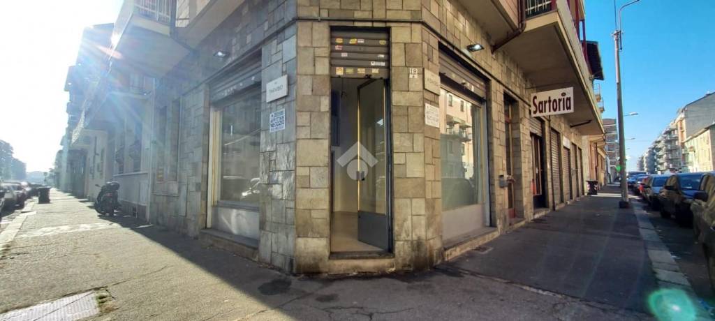 negozio in vendita a Torino in zona Pozzo Strada