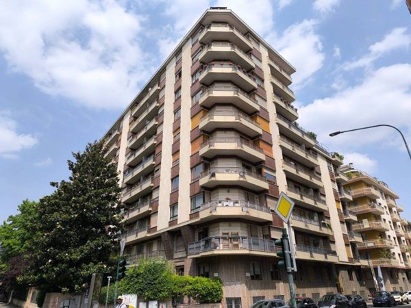 appartamento in vendita a Torino in zona Parella