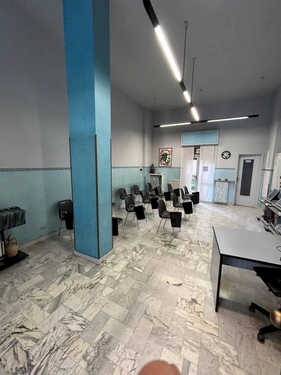 locale commerciale in vendita a Torino in zona Mirafiori Nord
