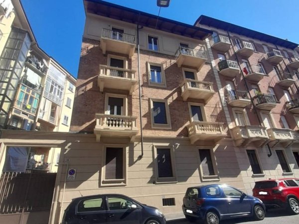 appartamento in vendita a Torino in zona Borgata Vittoria