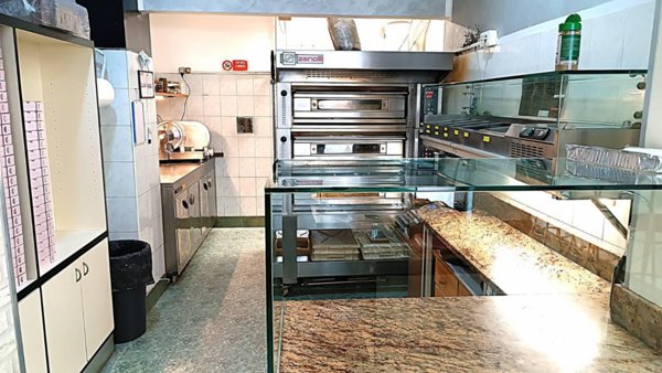 negozio in vendita a Torino in zona Pozzo Strada