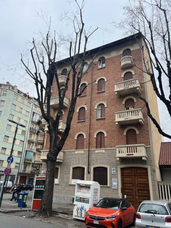 appartamento in vendita a Torino in zona Borgata Vittoria