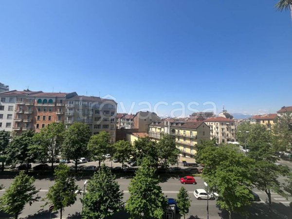appartamento in vendita a Torino in zona Cenisia