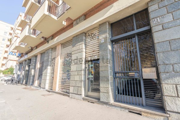 ufficio in vendita a Torino in zona Aurora