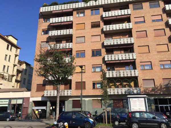 appartamento in vendita a Torino in zona Cit Turin