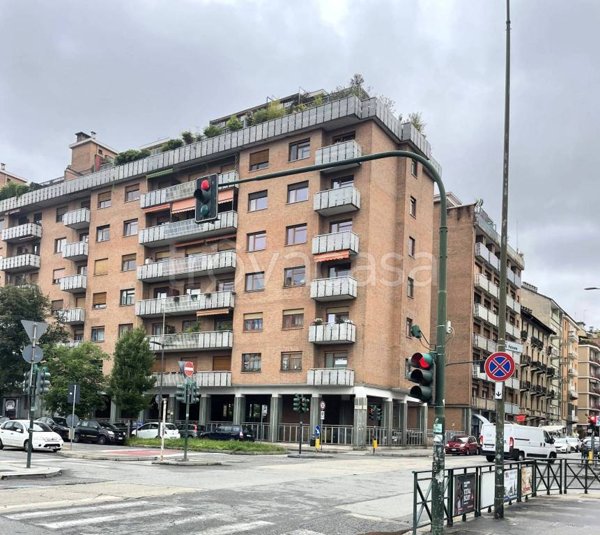 appartamento in vendita a Torino in zona Cit Turin