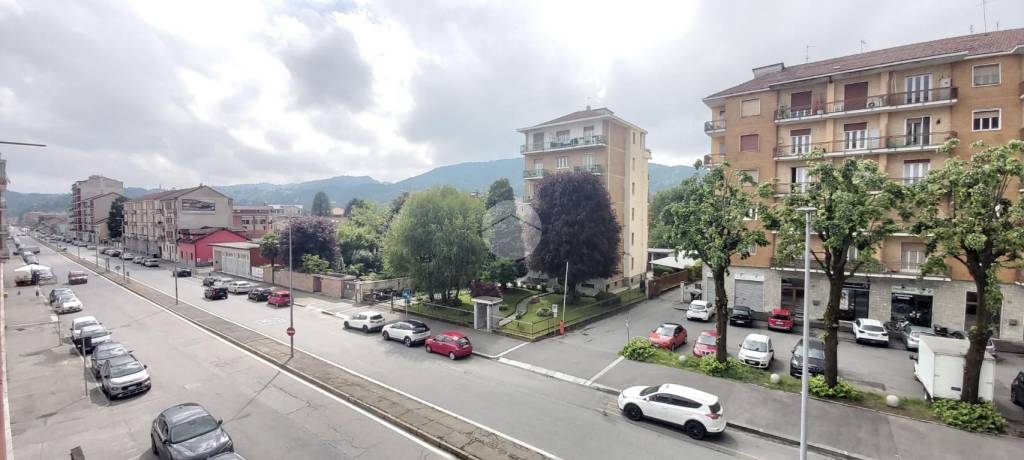 negozio in vendita a Torino in zona Barca