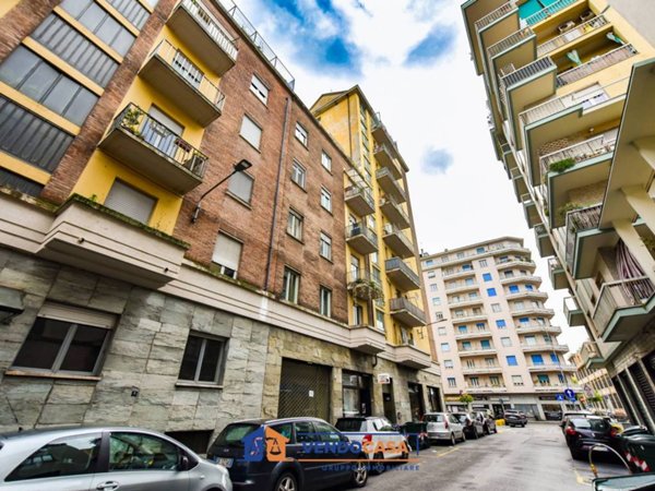 appartamento in vendita a Torino in zona Lingotto