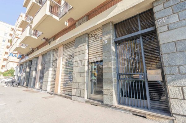 negozio in vendita a Torino in zona Aurora