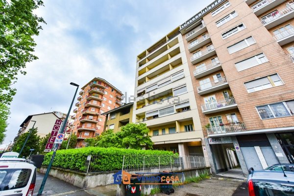 appartamento in vendita a Torino in zona Lingotto