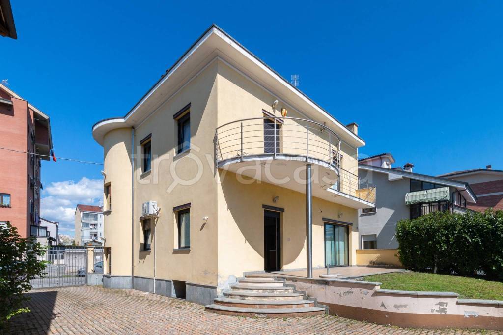casa indipendente in vendita a Torino in zona Mirafiori Sud