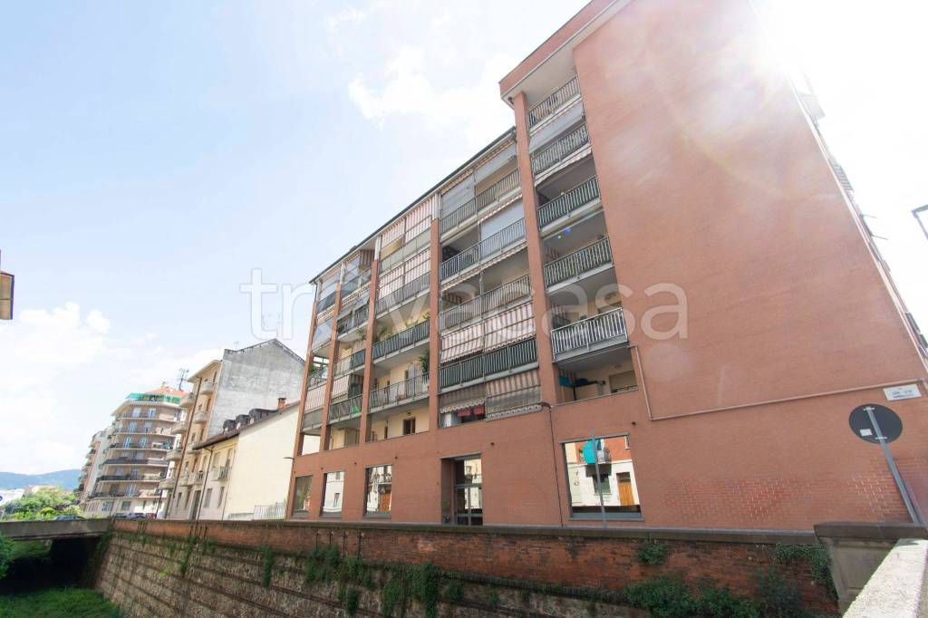 appartamento in vendita a Torino in zona Aurora