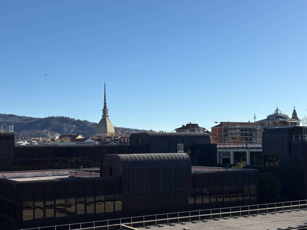 appartamento in vendita a Torino in zona Aurora