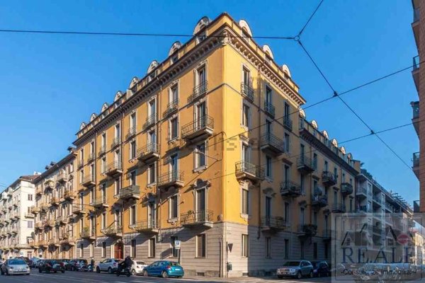 appartamento in vendita a Torino in zona San Salvario