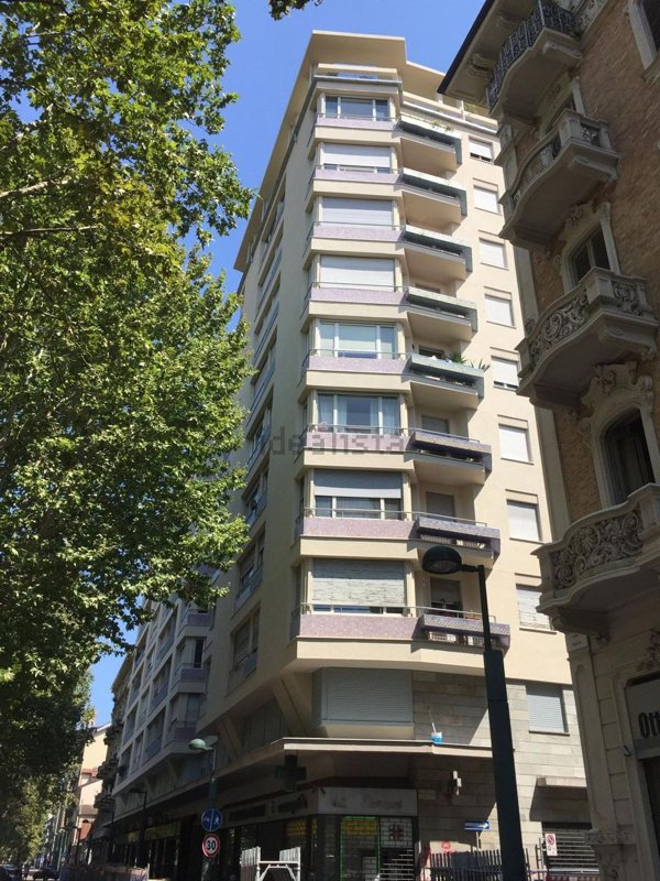 appartamento in vendita a Torino in zona Cit Turin