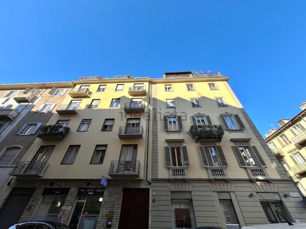 appartamento in vendita a Torino in zona Cit Turin