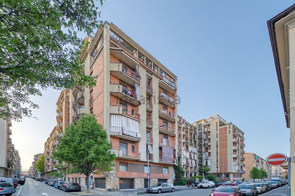 appartamento in vendita a Torino in zona Aurora