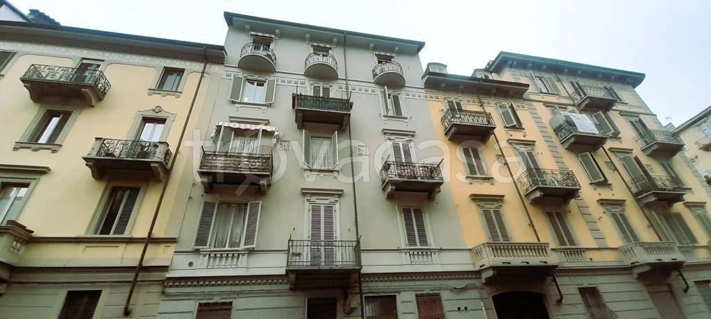 appartamento in vendita a Torino in zona Cenisia