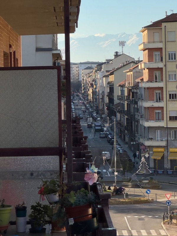 appartamento in vendita a Torino in zona Cenisia