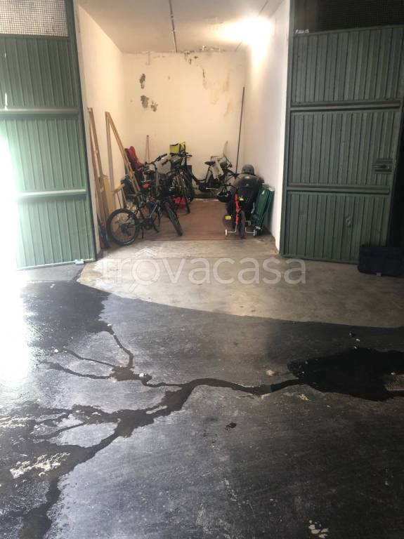 locale di sgombero in vendita a Torino in zona Mirafiori Sud