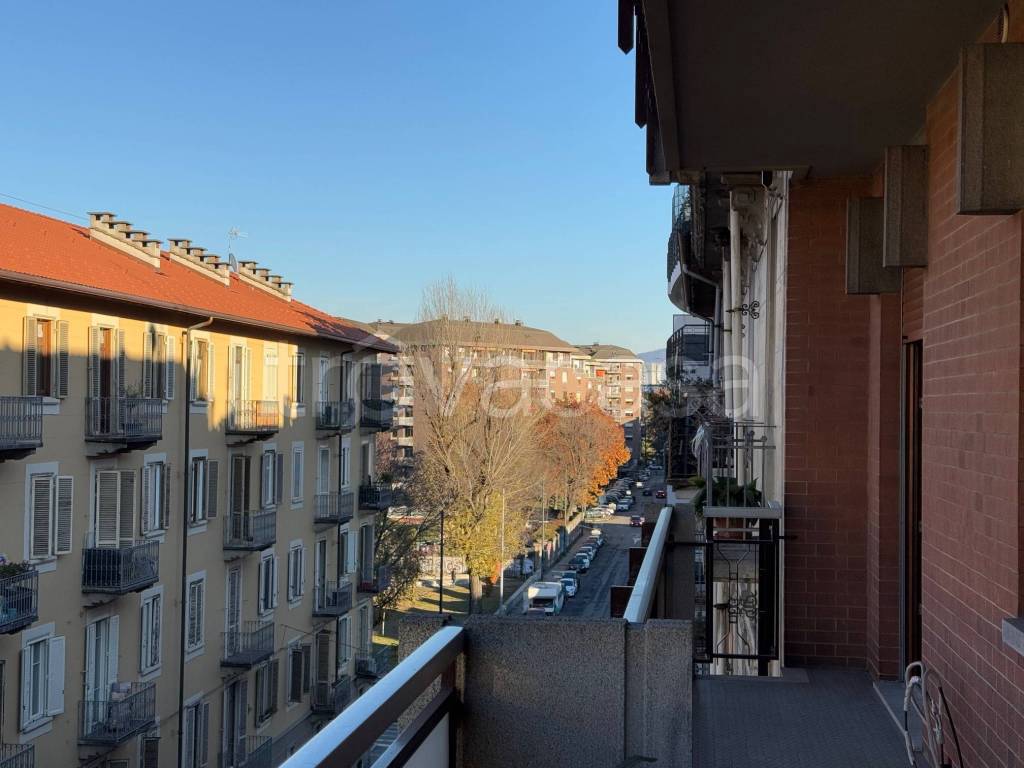 appartamento in vendita a Torino in zona Cenisia