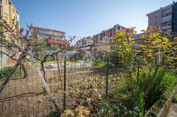 appartamento in vendita a Torino in zona Lucento