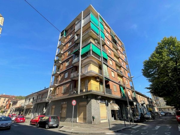 appartamento in vendita a Torino in zona Borgata Vittoria