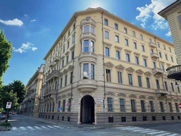 attico in vendita a Torino in zona Centro Storico