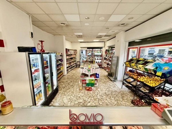 negozio in vendita a Torino in zona Barriera di Milano