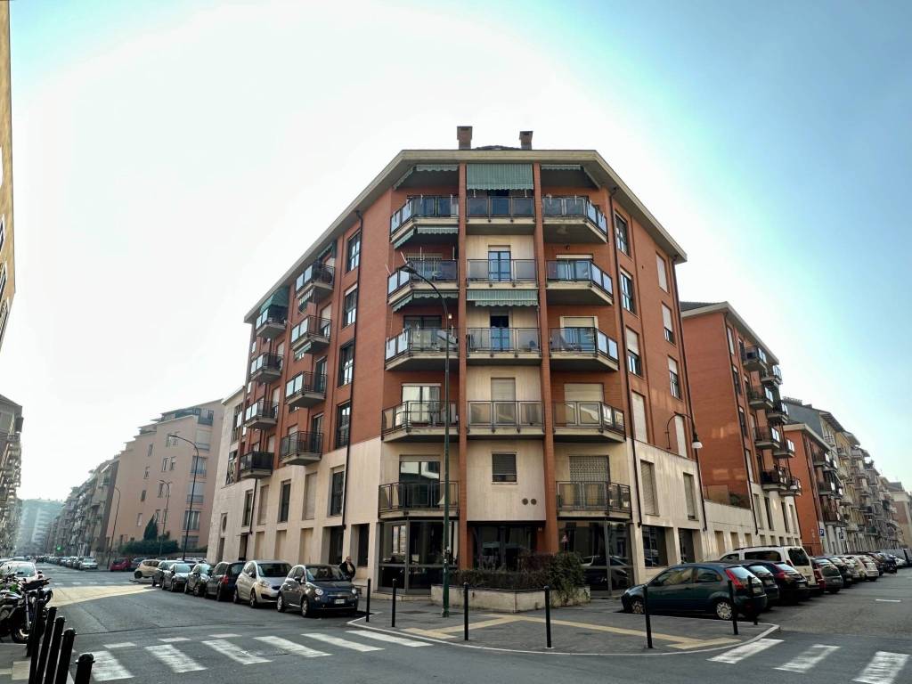 appartamento in vendita a Torino in zona Cenisia