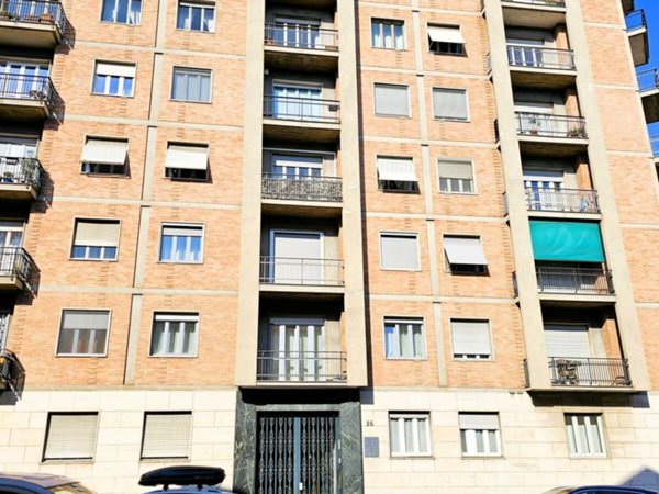 appartamento in vendita a Torino in zona Cit Turin