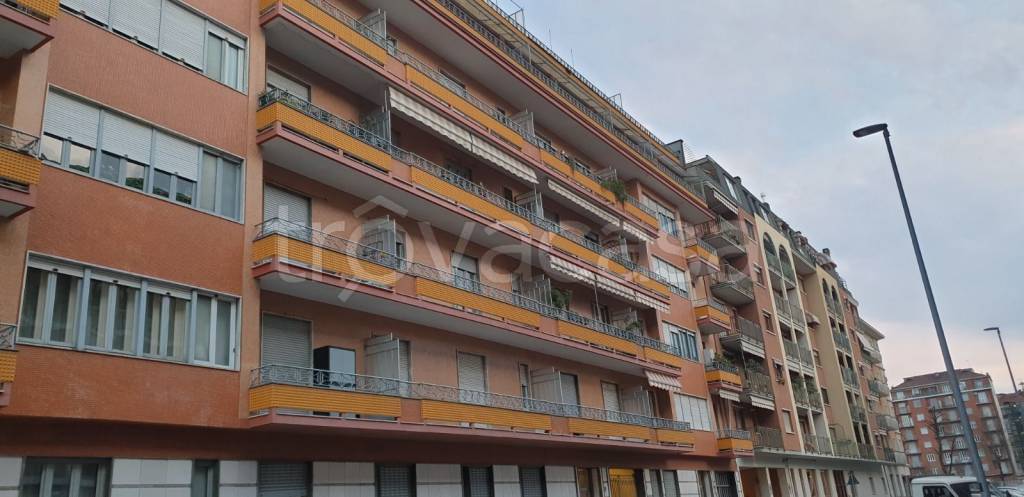 appartamento in vendita a Torino in zona Millefonti