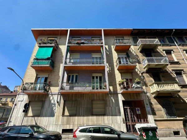 appartamento in vendita a Torino in zona Cenisia