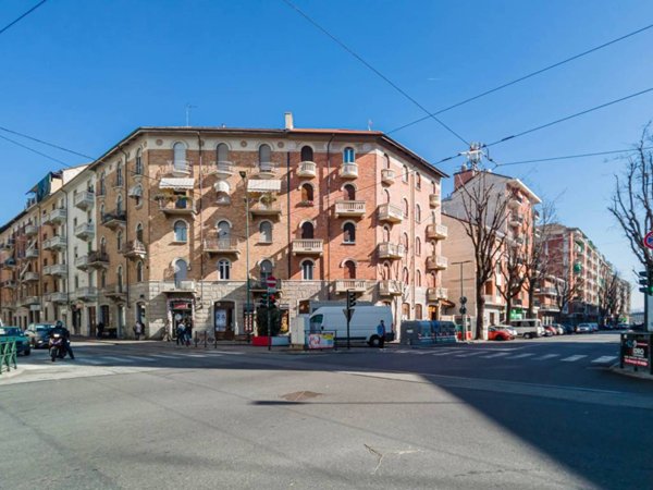 appartamento in vendita a Torino in zona Borgata Vittoria