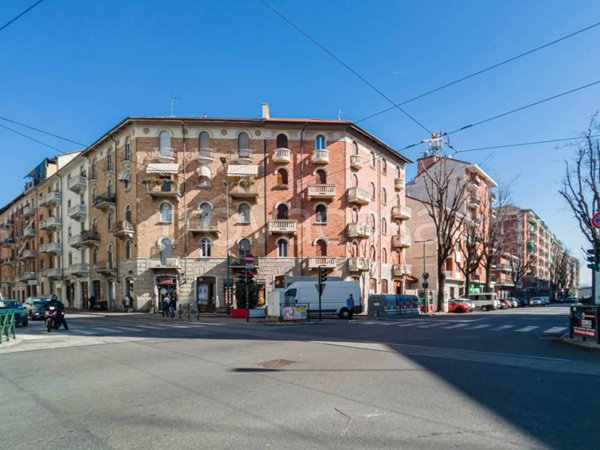 appartamento in vendita a Torino in zona Borgata Vittoria