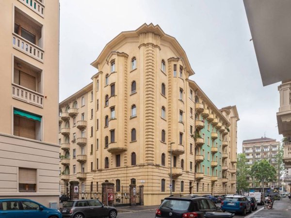 appartamento in vendita a Torino in zona Cit Turin