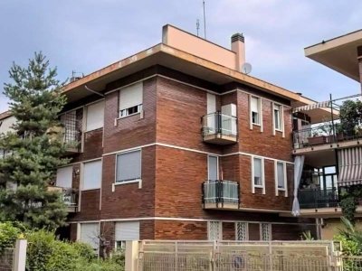 locale commerciale in vendita a Torino in zona Mirafiori Sud