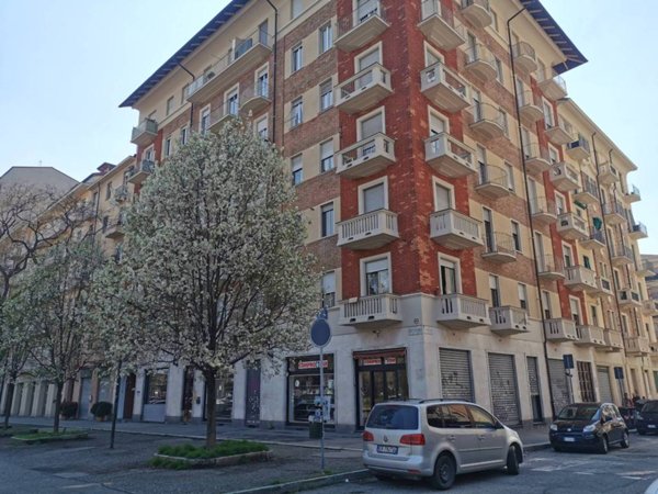 appartamento in vendita a Torino in zona Lingotto