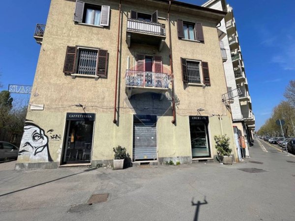 negozio in vendita a Torino in zona Vallette